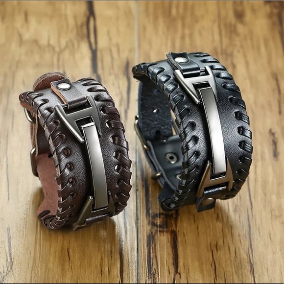 Genuine Men’s Wide Band Leather Bracelet - Picture 4 of 11